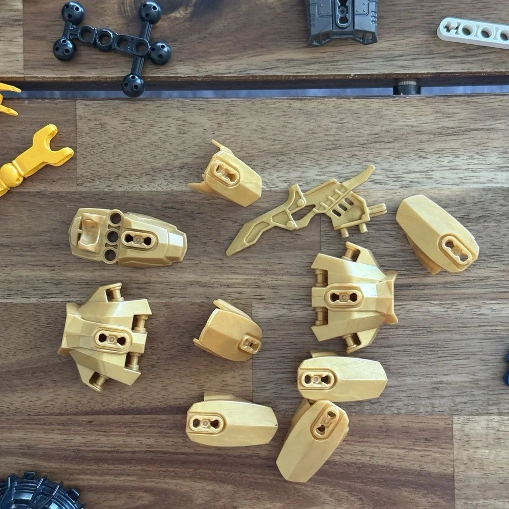 LEGO BIONICLE Hero Factory Bulk Lot of 200+ Parts Pieces 1 LB+ SEE PICTURES!